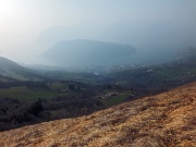 82 sguardo in basso verso l'Osteria Pastina e il lago...